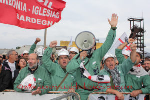 I lavoratori Eurallumina alla Grande Miniera di Serbariu il 13 novembre 2012, giorno dell'approvazione del Piano Sulcis.